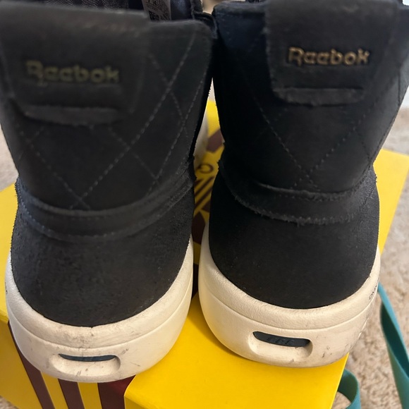 Reebok booties - Picture 3 of 3